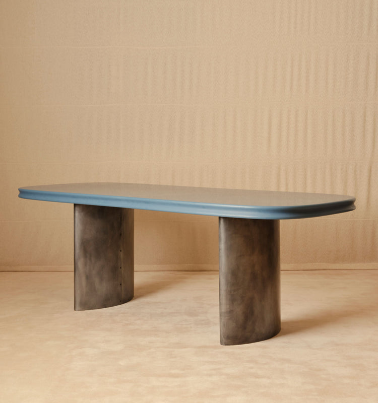 RESIN TABLE